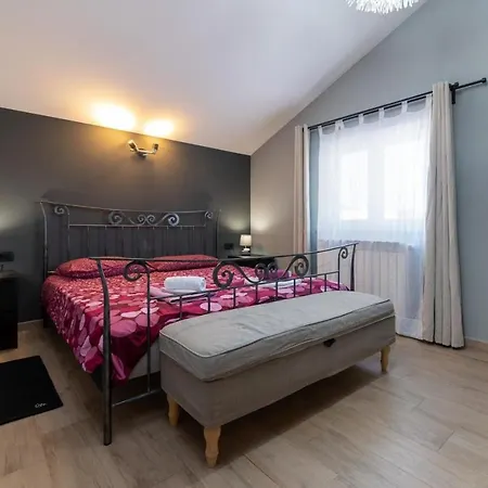 Luna Kaštel
