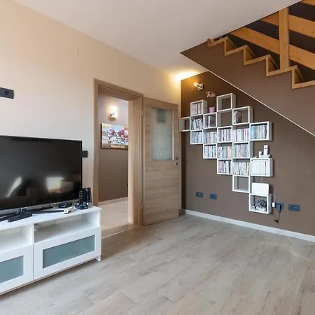 Luna Nyaraló Kaštel